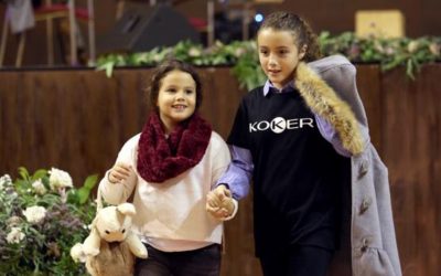 Los niños de Afannes pisan fuerte la pasarela