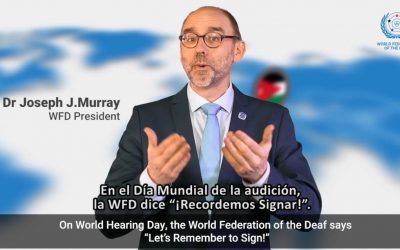 Personas sordas aplauden la presencia de la lengua de signos en el Informe Mundial sobre la Audición de la OMS