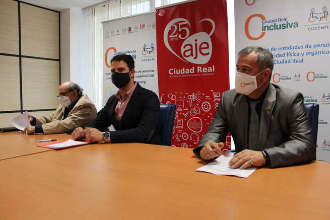 AJE Ciudad Real trabajará con CLM Inclusiva Cocemfe para mejorar la capacitación y el empleo de las personas discapacitadas