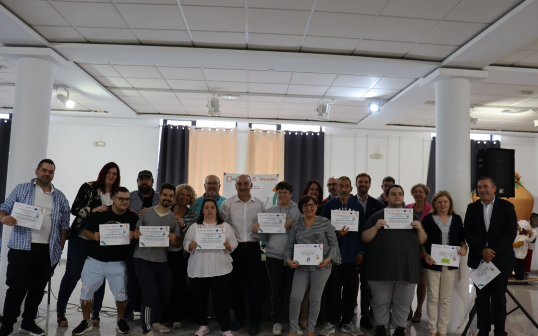 CLM Inclusiva COCEMFE clausura en Villarrobledo la acción formativa “Asistente/recepcionista de teléfono y online a clientela”, que se enmarca dentro de la operación Uno a Uno “Conecta con tu Futuro”